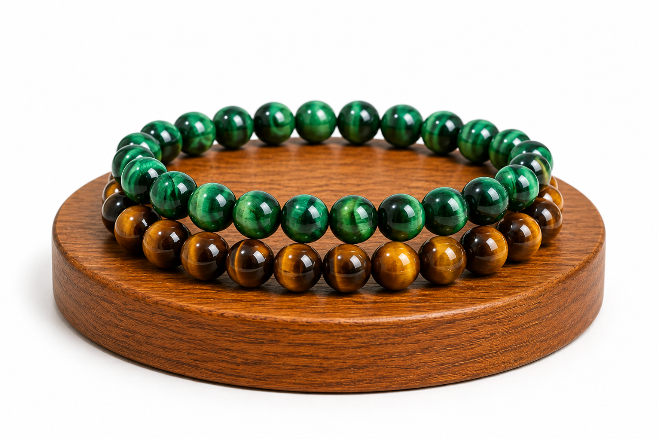 Coffret duo de bracelets Œil de Tigre et Malachite, présenté comme idée cadeau avec deux bracelets assortis.