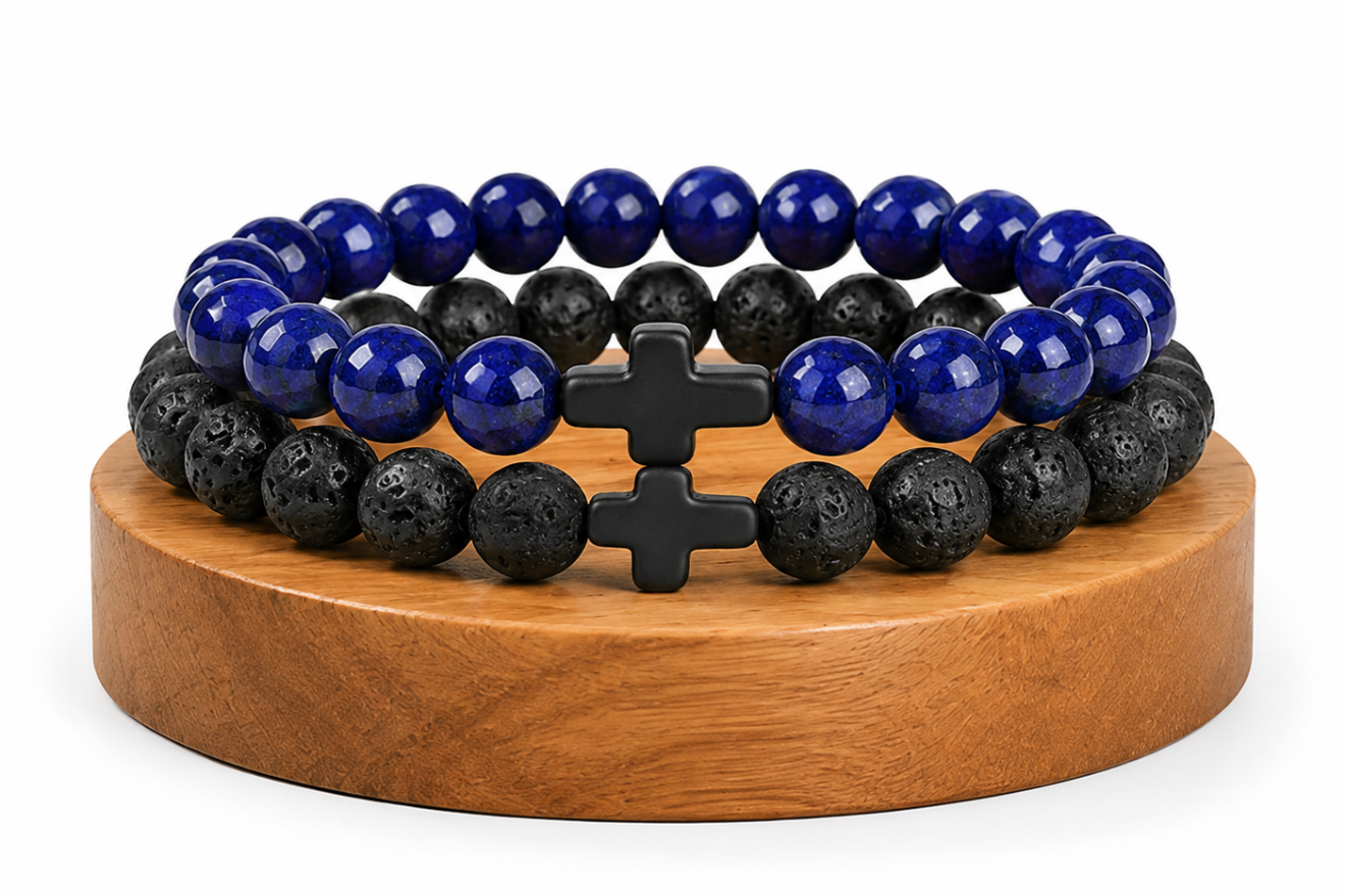 Coffret duo de bracelets Pierre de Lave et Sodalite bleue, présenté comme idée cadeau avec deux bracelets assortis.