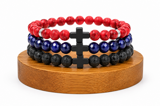 Coffret trio Magnésite teintée rouge, Sodalite naturelle et Pierre de Lave, avec trois bracelets assortis.
