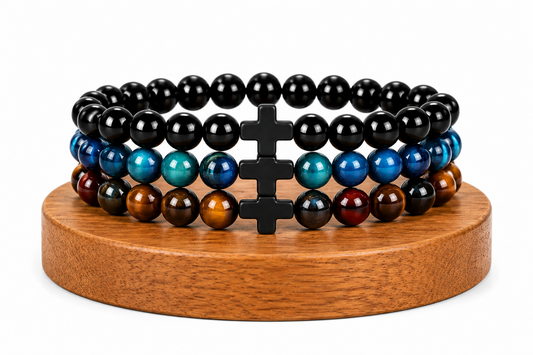 Coffret trio de bracelets Onyx noir, Œil de Faucon et triple protection, présenté comme idée cadeau avec trois bracelets assortis.